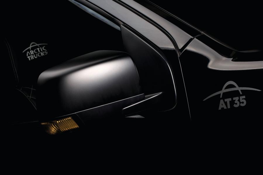 Детали экстерьера Isuzu D-Max Stealth by Arctic Trucks 2018 года  (UK) (фото 3 из 12)